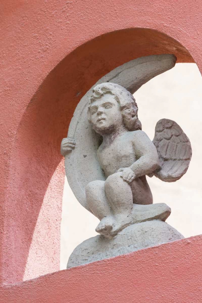Mexico Cherub holding quarter moon
